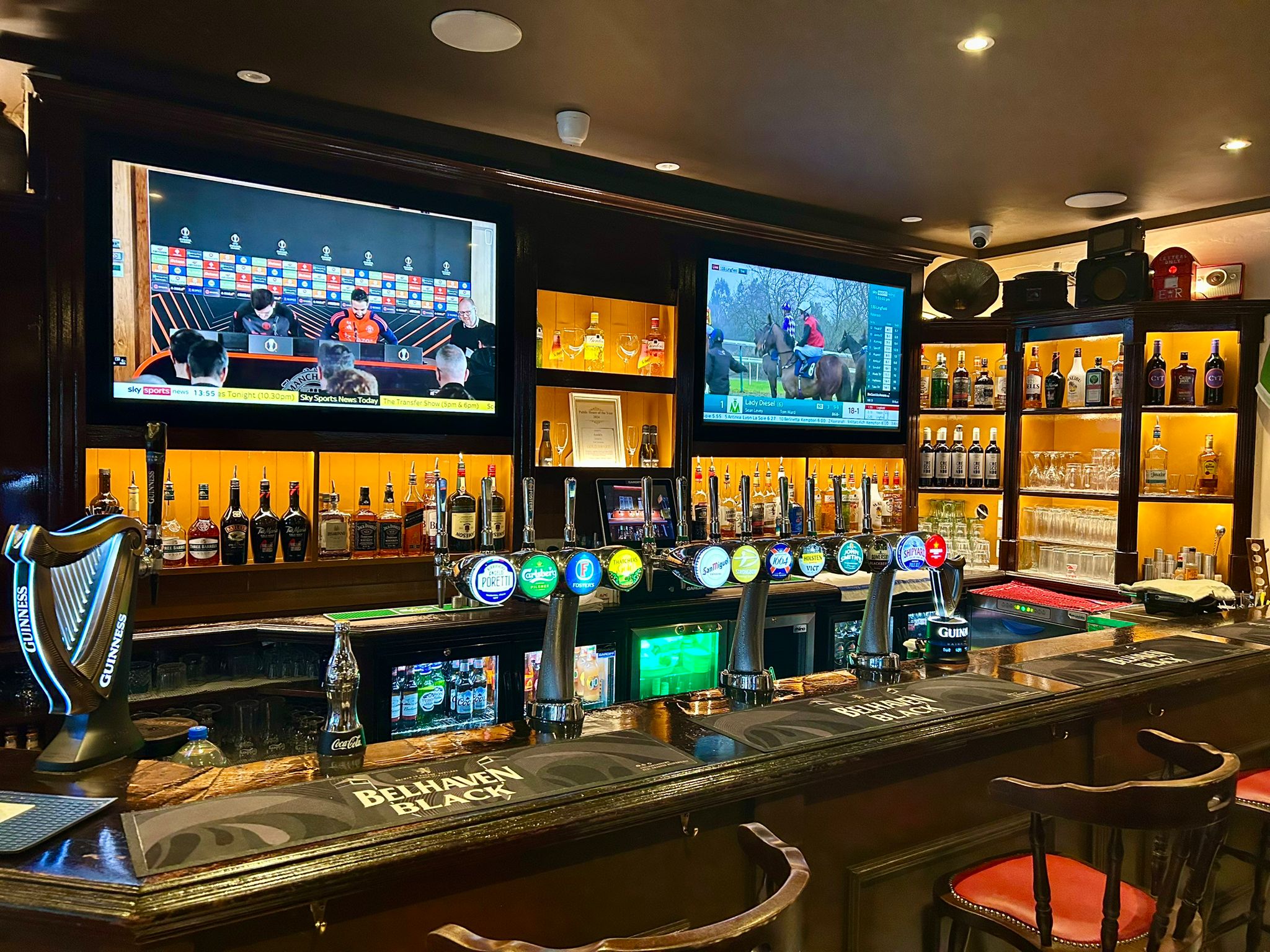 Inside Annie's Freehouse